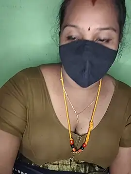 Snapshot of tamil_butterfly chatting on 07/13/26, 06:44 tamil butterfly online show from 07/13/26, 06:44