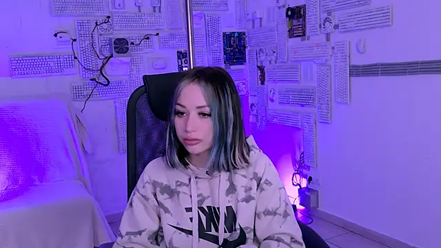 EdnaWilson online show from 04/30/26, 08:31