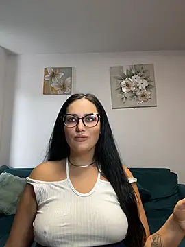 Snapshot of AnyEvyy chatting on 07/27/26, 06:53 AnyEvyy online show from 07/27/26, 06:53