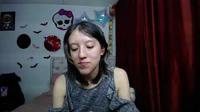 Snapshot of Blair_y_Briar chatting on 06/23/26, 11:14 Blair y Briar online show from 06/23/26, 11:14