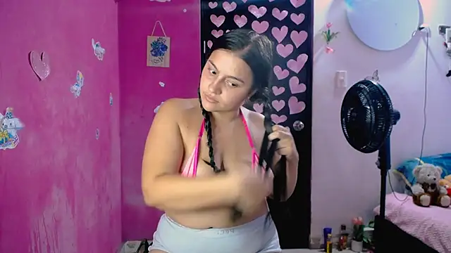 Snapshot of Kiara_tits chatting on 06/20/26, 01:41 Kiara tits online show from 06/20/26, 01:41