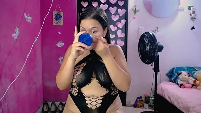 Snapshot of Kiara_tits chatting on 07/02/26, 10:38 Kiara tits online show from 07/02/26, 10:38