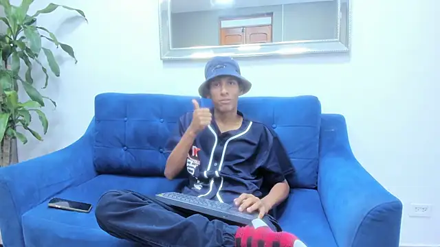 Snapshot of Zane_Belville chatting on 05/13/26, 11:29 Zane Belville online show from 05/13/26, 11:29