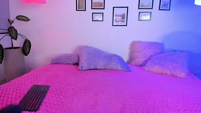 Kendaall sweet online show from 06/04/26, 03:12