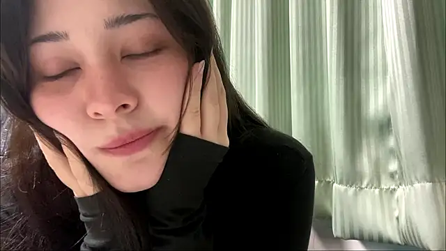 Snapshot of Sonata_Asky chatting on 05/16/26, 12:40 Sonata Asky online show from 05/16/26, 12:40