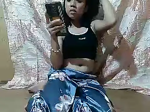 Snapshot of Yours_AsianPinayGirl18 chatting on 05/03/26, 12:33 Yours AsianPinayGirl18 online show from 05/03/26, 12:33