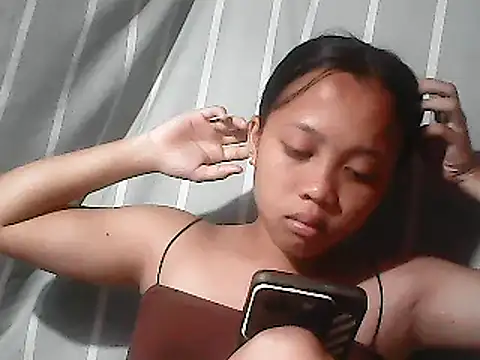 Snapshot of Yours_AsianPinayGirl18 chatting on 06/08/26, 09:26 Yours AsianPinayGirl18 online show from 06/08/26, 09:26
