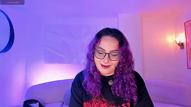 Snapshot of LoiseHarper chatting on 06/02/26, 02:35 LoiseHarper online show from 06/02/26, 02:35