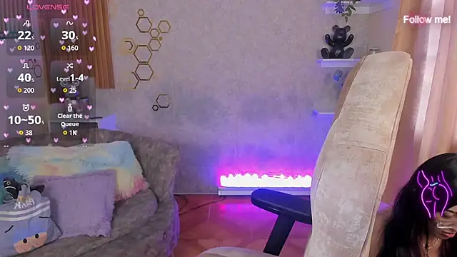 mia smoke  online show from 05/25/26, 02:56