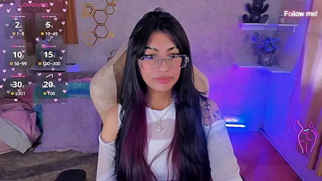 mia smoke  online show from 06/12/26, 04:50