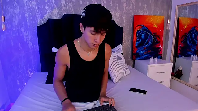 Liam Grayson  online show from 05/12/26, 02:25