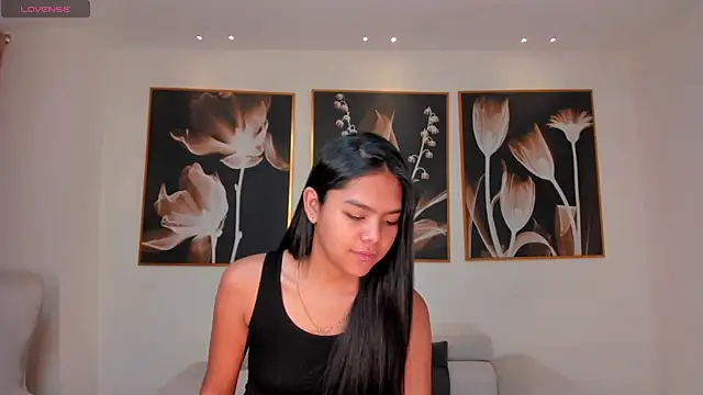SaphiraJames online show from 06/10/26, 01:50