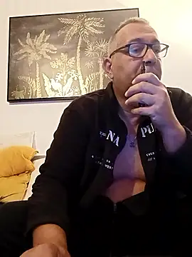 Soloyan online show from 10/15/25, 05:29