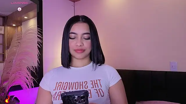Snapshot of Chloe_monroee chatting on 07/04/26, 03:24 Chloe monroee online show from 07/04/26, 03:24