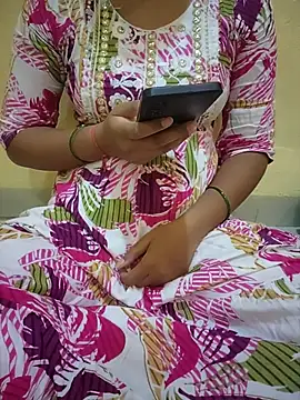 Snapshot of Seema_yadav01 chatting on 05/07/26, 05:02 Seema yadav01 online show from 05/07/26, 05:02