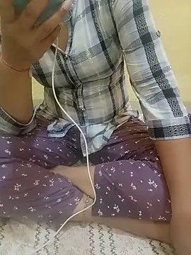 Snapshot of Seema_yadav01 chatting on 06/01/26, 05:20 Seema yadav01 online show from 06/01/26, 05:20