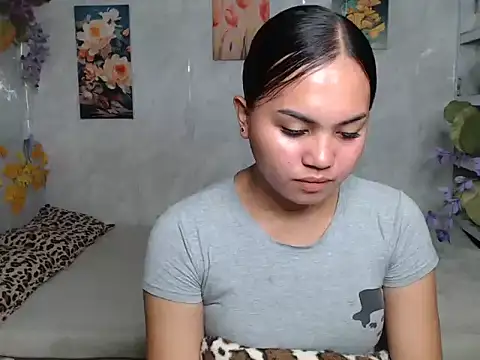 Snapshot of ur_asiankat chatting on 07/30/26, 11:37 ur asiankat online show from 07/30/26, 11:37