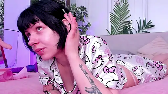 Ashley Alt online show from 06/29/26, 06:41