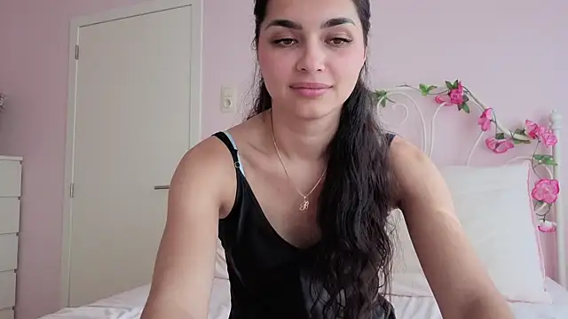 Snapshot of yourbella37 chatting on 07/05/26, 04:47 yourbella37 online show from 07/05/26, 04:47