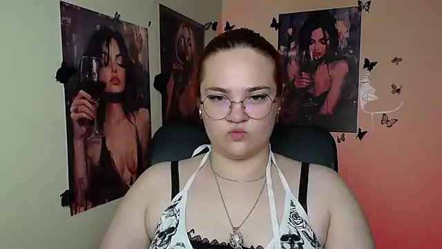 Snapshot of RinaRiii chatting on 07/18/26, 06:12 RinaRiii online show from 07/18/26, 06:12
