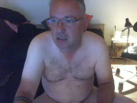 Snapshot of GeorgeCarlo chatting on 06/04/26, 10:05 GeorgeCarlo online show from 06/04/26, 10:05