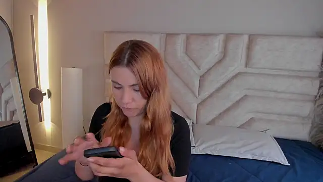 Snapshot of _zoe_3 chatting on 07/10/26, 12:52 zoe 3 online show from 07/10/26, 12:52