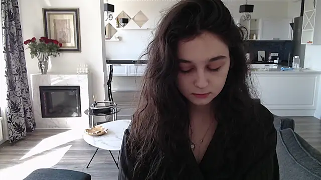 cute lilia online show from 05/05/26, 07:16