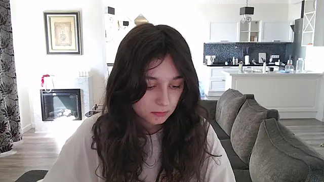 cute lilia online show from 05/07/26, 08:42