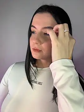 Snapshot of DREAM_L0la chatting on 05/14/26, 03:19 DREAM L0la online show from 05/14/26, 03:19