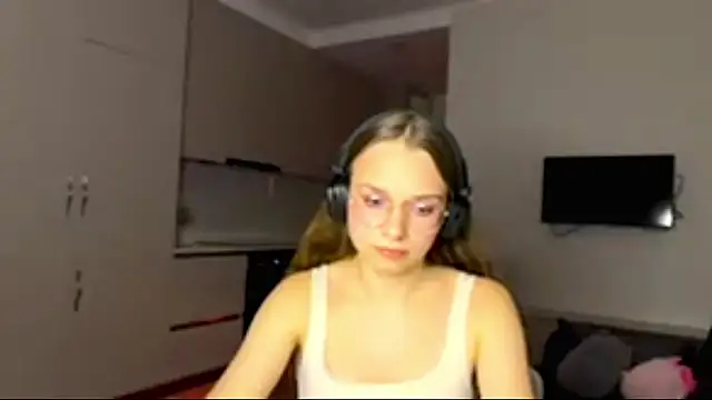 Snapshot of AmyYammy chatting on 06/08/26, 06:08 AmyYammy online show from 06/08/26, 06:08