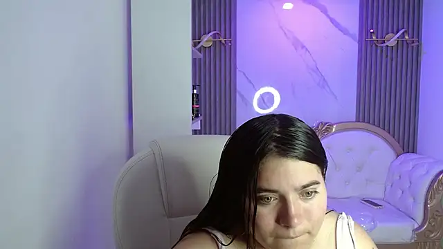 Laurha  online show from 06/01/26, 07:48
