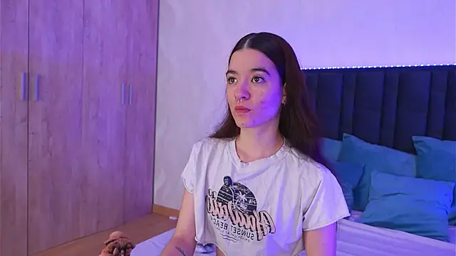 LucyFlame online show from 06/08/26, 04:02