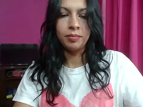 Snapshot of pamelaamorette chatting on 05/19/26, 01:56 pamelaamorette online show from 05/19/26, 01:56