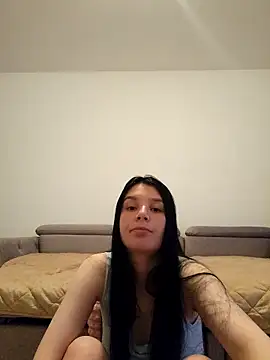EMILLYREED11 online show from 05/06/26, 05:40