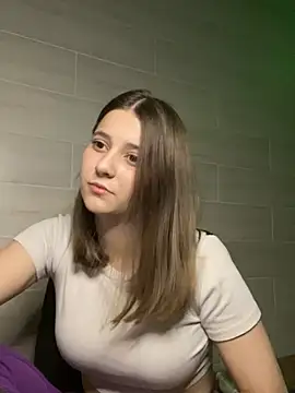 Snapshot of Blossom_Emily chatting on 05/14/26, 06:04 Blossom Emily online show from 05/14/26, 06:04