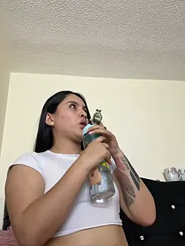 Snapshot of marianm29-1 chatting on 05/15/26, 02:18 marianm29-1 online show from 05/15/26, 02:18