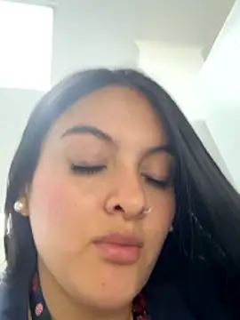 Snapshot of marianm29-1 chatting on 06/06/26, 02:11 marianm29-1 online show from 06/06/26, 02:11