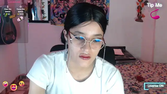 Snapshot of bastethott chatting on 07/24/26, 11:03 bastethott online show from 07/24/26, 11:03
