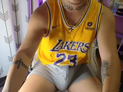 Snapshot of Ashtonfuckingboi chatting on 07/07/26, 10:52 Ashtonfuckingboi online show from 07/07/26, 10:52