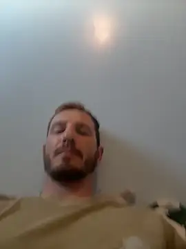 Snapshot of Oliverhnt chatting on 05/24/26, 10:42 Oliverhnt online show from 05/24/26, 10:42