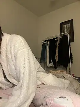 daisycollins online show from 05/06/26, 12:43