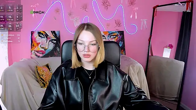 Snapshot of gia_lee_ chatting on 05/12/26, 12:35 gia lee online show from 05/12/26, 12:35