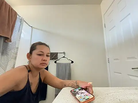 Snapshot of Baybeecakes chatting on 05/19/26, 03:29 Baybeecakes online show from 05/19/26, 03:29