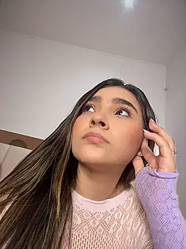 Snapshot of Mia_Rodriguezz_ chatting on 06/21/26, 03:42 Mia Rodriguezz online show from 06/21/26, 03:42