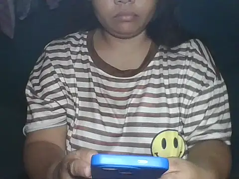 Snapshot of MommyKaye30 chatting on 06/14/26, 08:00 MommyKaye30 online show from 06/14/26, 08:00