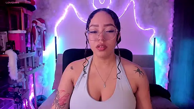 Snapshot of liz_martins1 chatting on 07/23/26, 01:58 liz martins1 online show from 07/23/26, 01:58