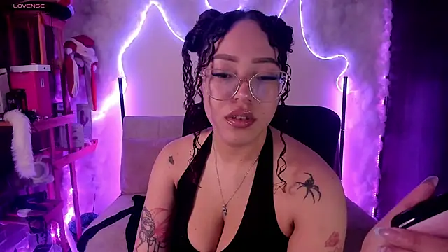 Snapshot of liz_martins1 chatting on 08/03/26, 02:43 liz martins1 online show from 08/03/26, 02:43