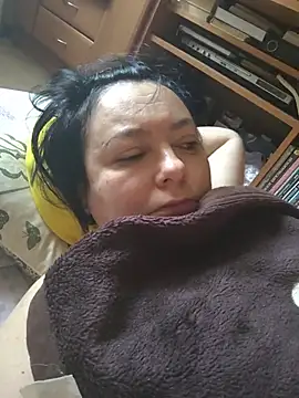 Snapshot of EmmaEmmy40 chatting on 06/26/26, 03:22 EmmaEmmy40 online show from 06/26/26, 03:22