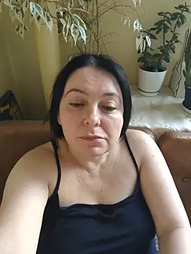 Snapshot of EmmaEmmy40 chatting on 07/10/26, 04:20 EmmaEmmy40 online show from 07/10/26, 04:20