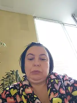 Snapshot of EmmaEmmy40 chatting on 07/14/26, 04:34 EmmaEmmy40 online show from 07/14/26, 04:34